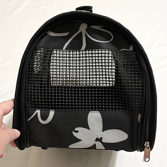 Collapsible Pet Carrier for Small Cats/Dogs - Black/White Floral Print w/Handle - Picture 3 of 16